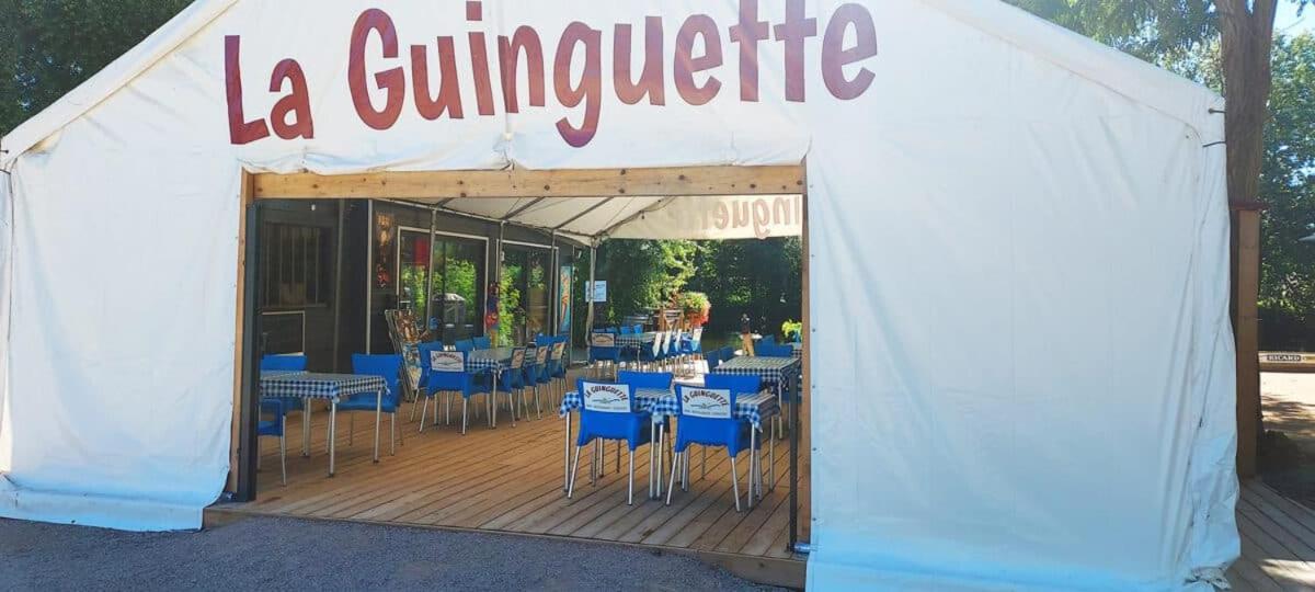 Tonneau Herbergement Insolite Au Camping Des Nieres Ebreuil Eksteriør bilde